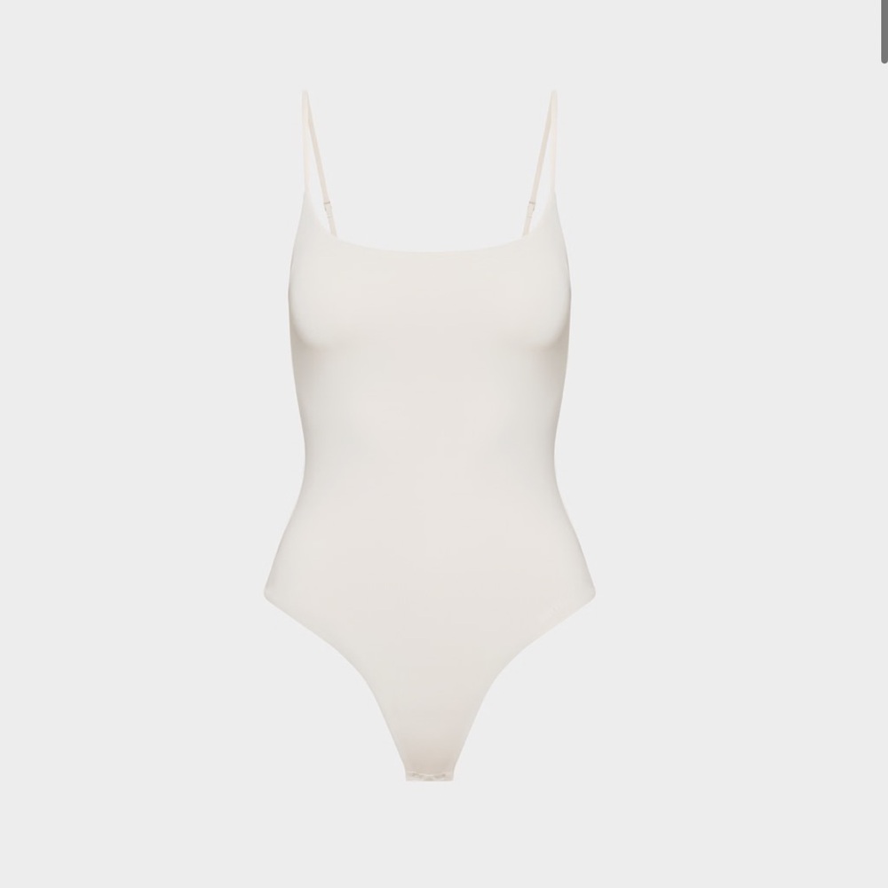 Aritzia Contour Cami Bodysuit in Pearl